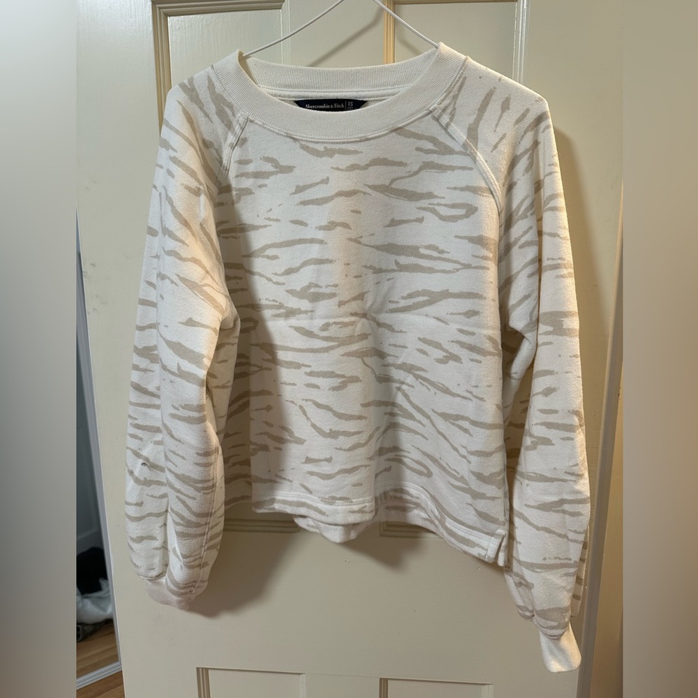 Abercrombie & Fitch Cropped Sweater